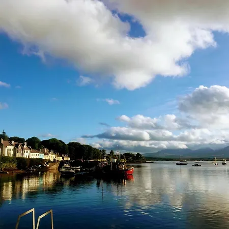 Errisbeg Bed + Breakfast *